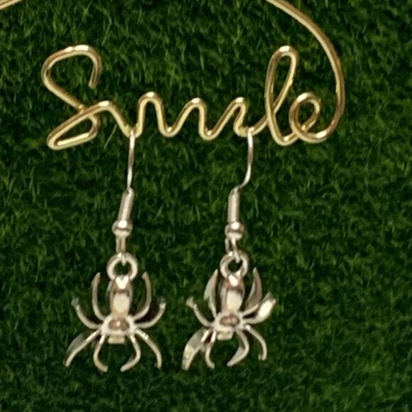Spider Earring, Halloween Earring, Insect Earring, Arachnid Earring, Gift Idea - Picture 1 of 8